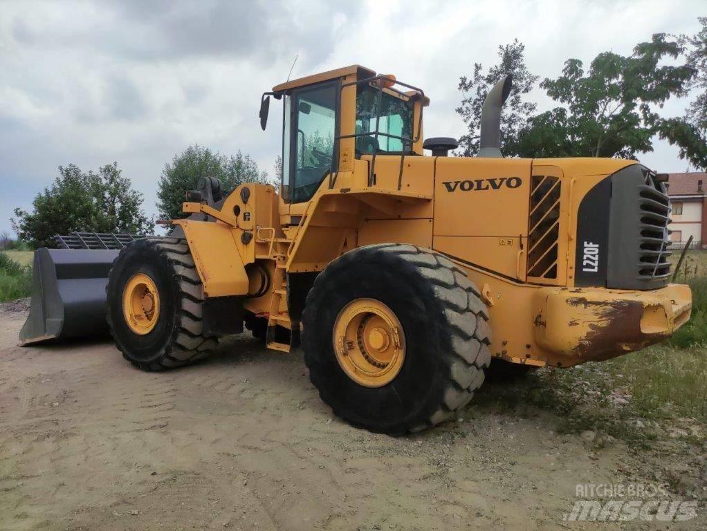 Volvo L 220 F 轮式装载机