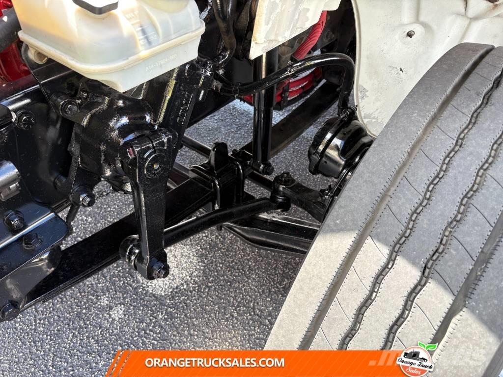 Freightliner M2 自卸式货车