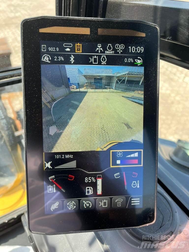 CAT 303.5 小型挖掘机