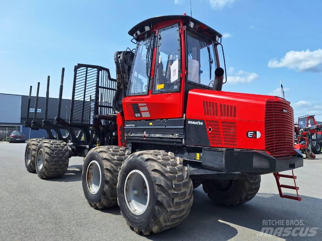 Komatsu 835 集运机