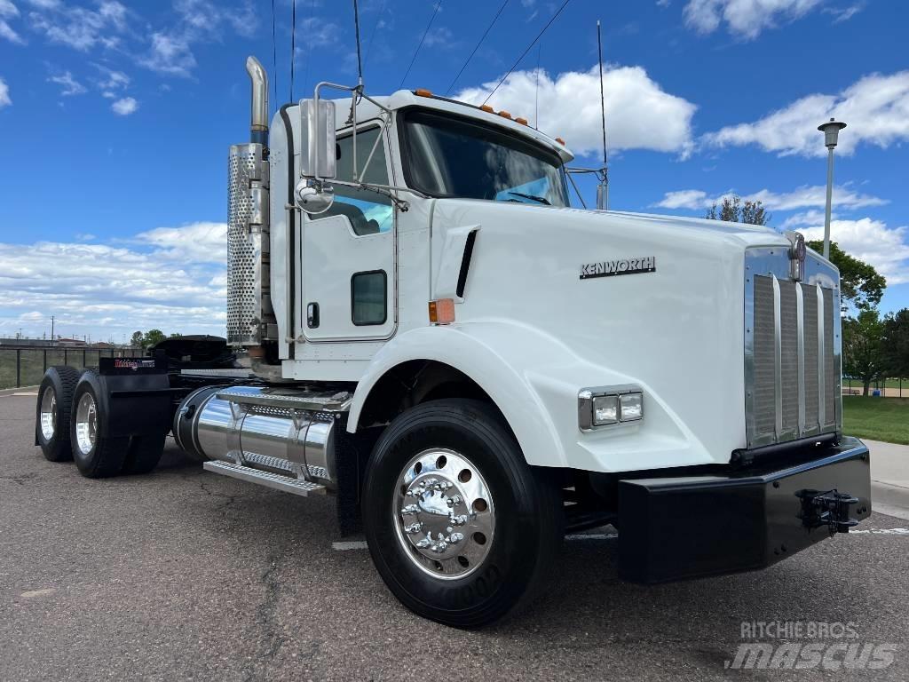 Kenworth T 800 牵引车