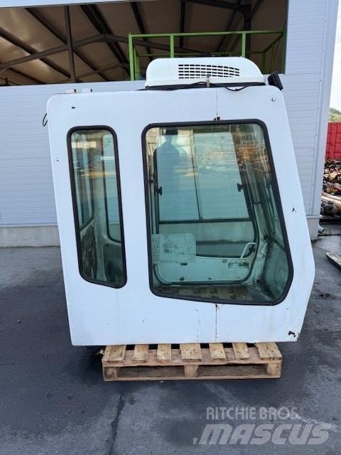 Liebherr CAB SERIE B 驾驶室与内部