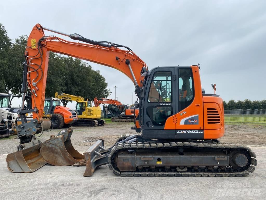 Doosan DX 140 LCR-5 履带挖掘机