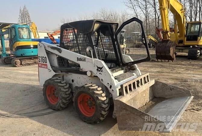 Bobcat S160 滑移装载机