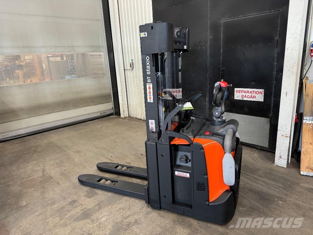 Toyota SPE140L 手推堆垛车