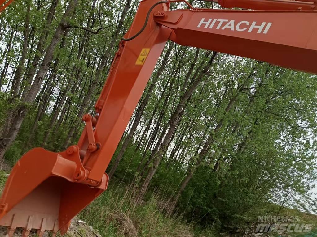 Hitachi ZX200 履带挖掘机