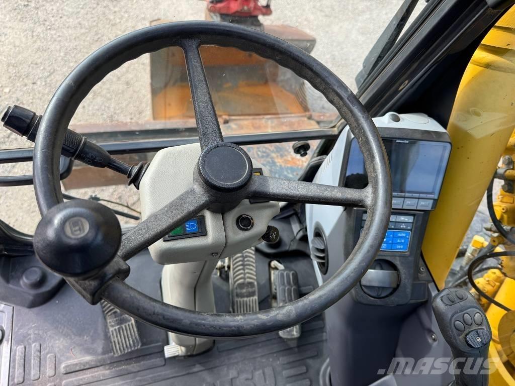 Komatsu PW 148-8 轮式挖掘机