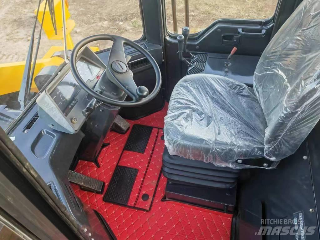 Komatsu WA 470-3 轮式装载机