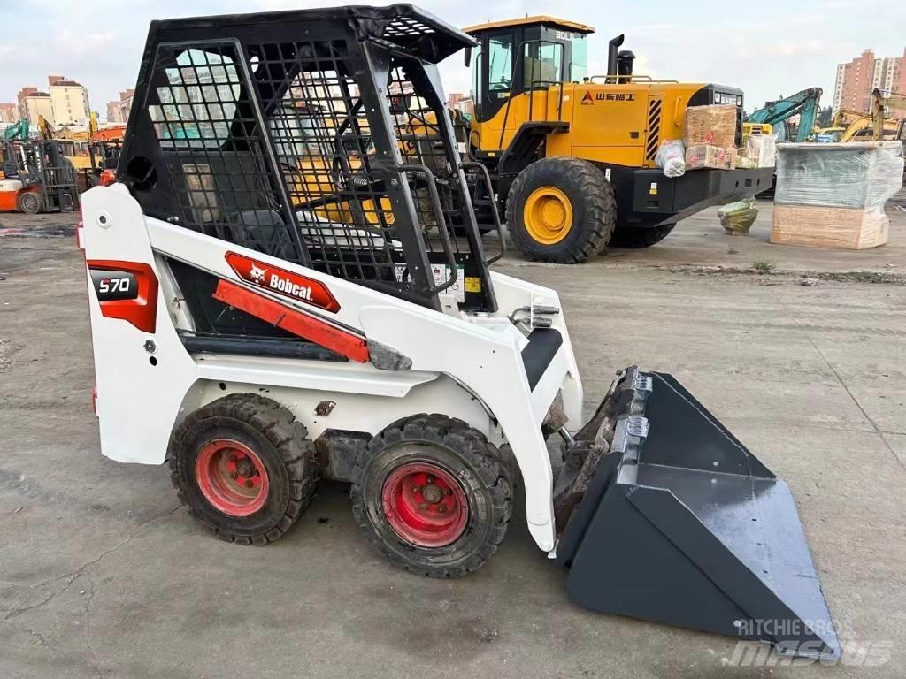 Bobcat S 70 滑移装载机