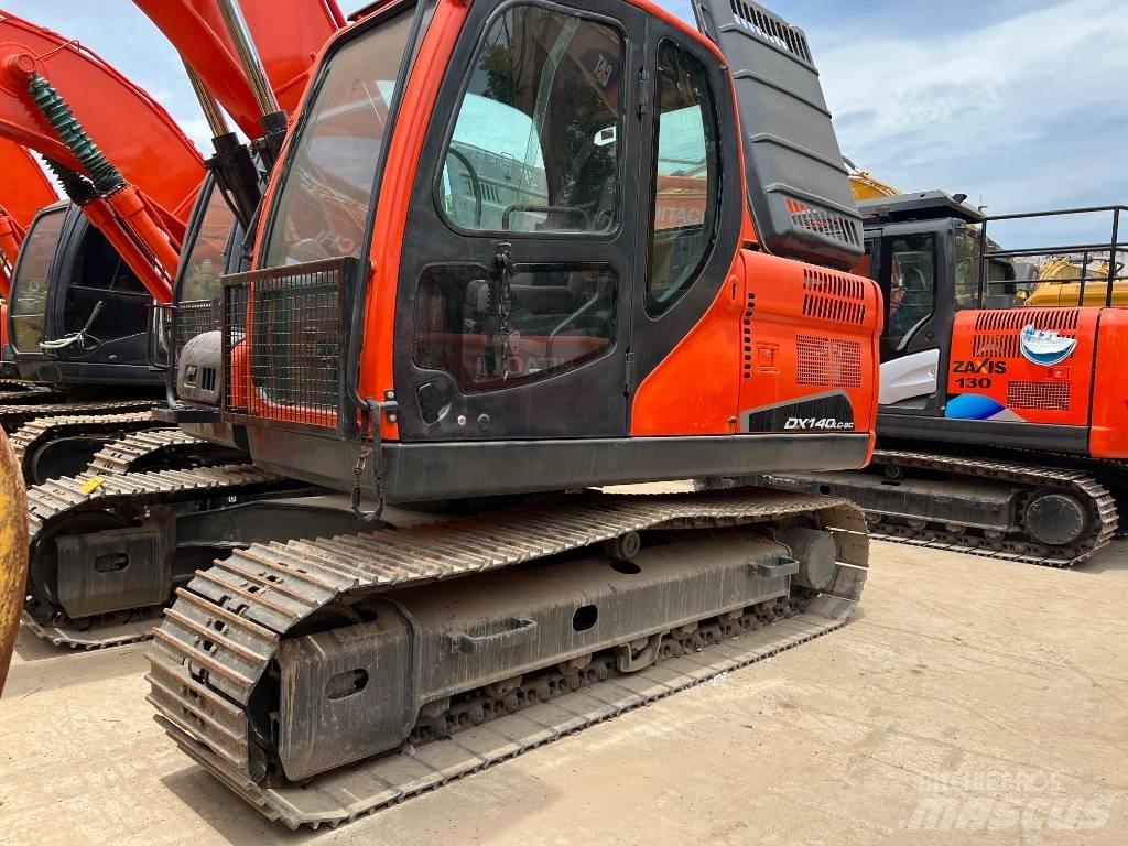 Doosan DX140 履带挖掘机
