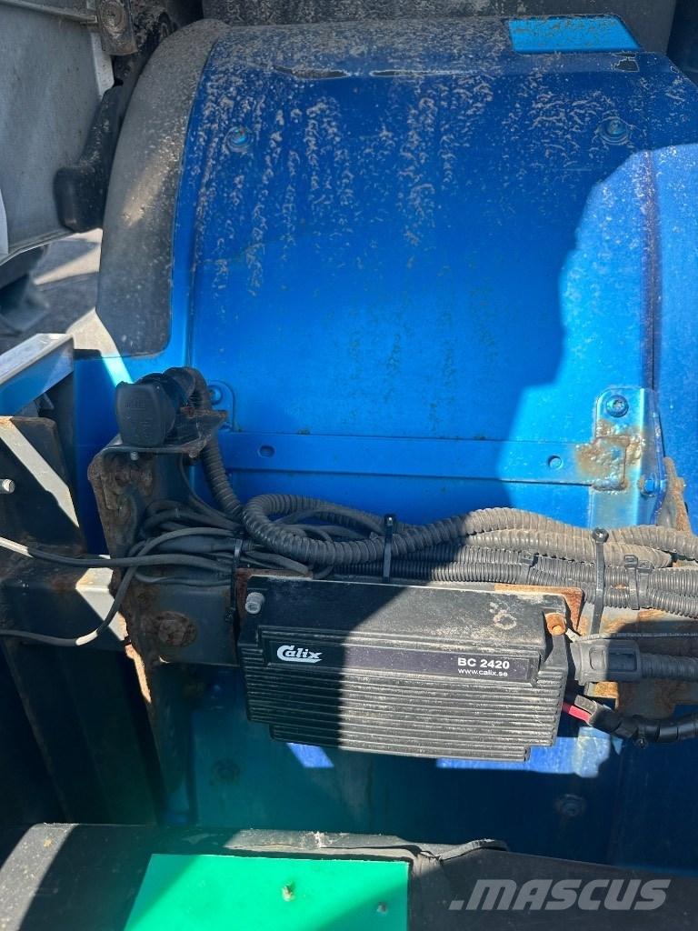 DAF XF 530 6x2*4 工程吊钩车