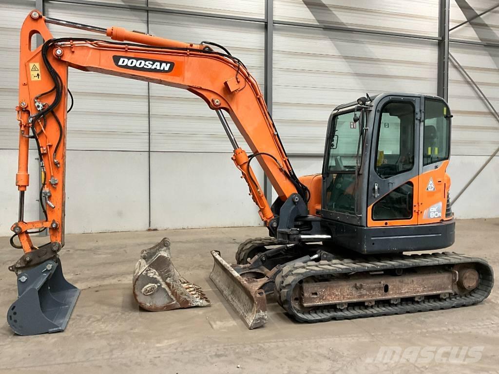 Doosan DX 80 R 中型挖掘机