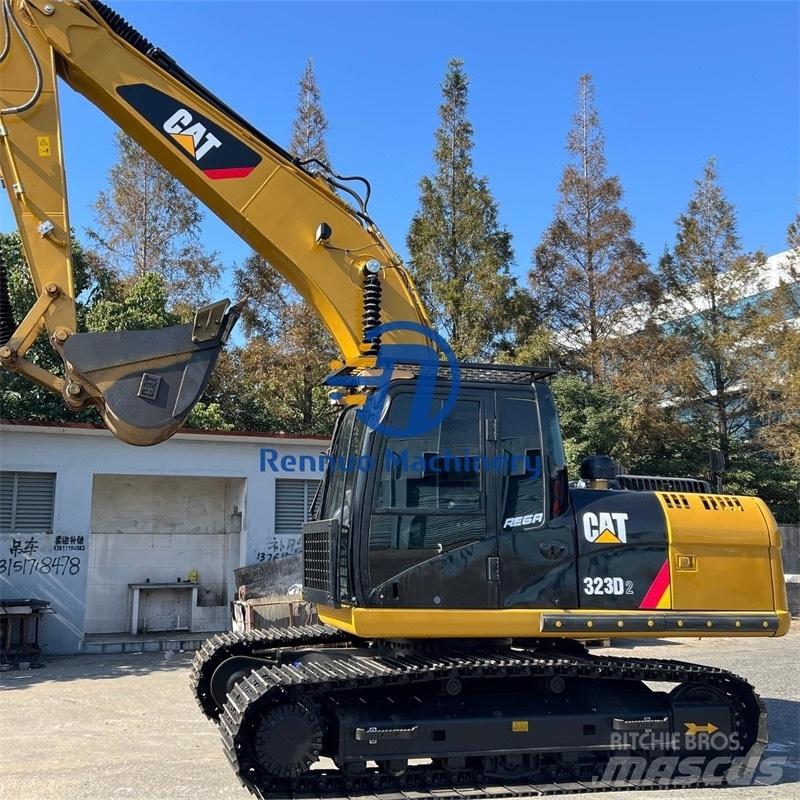 CAT 323D2 履带挖掘机