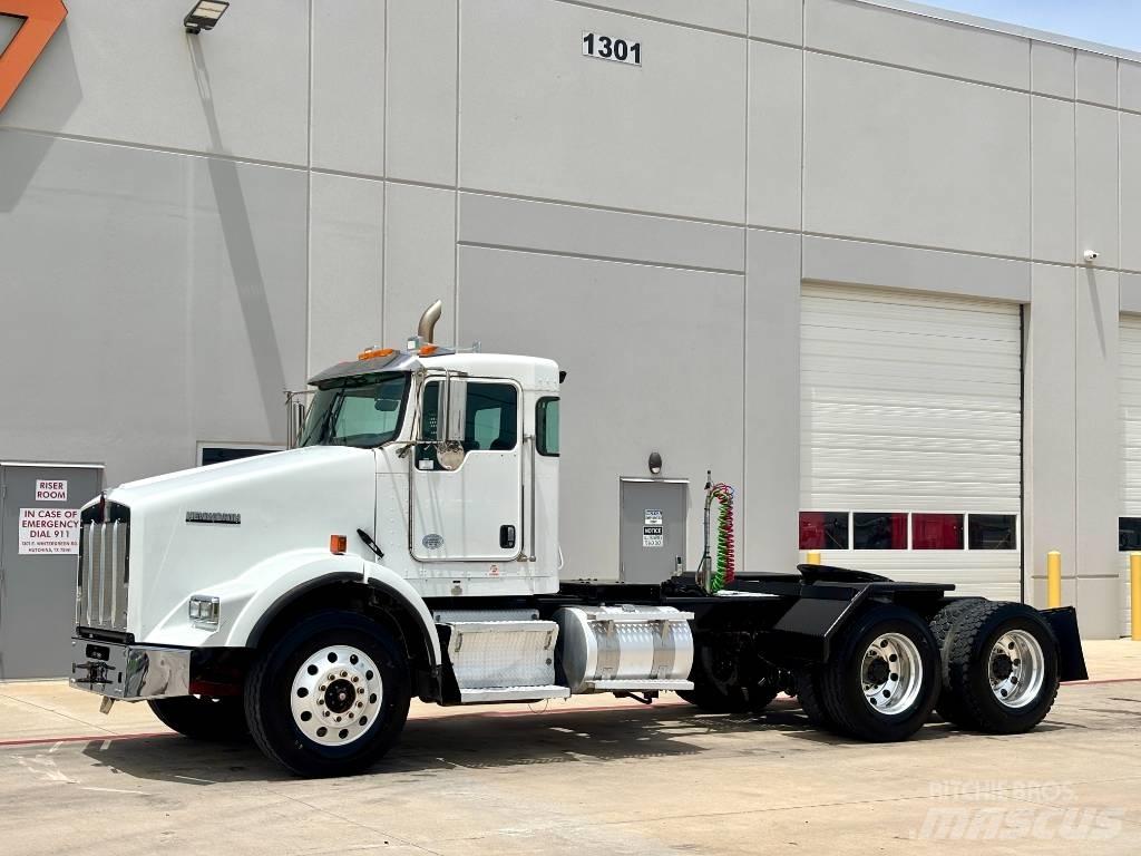 Kenworth T 800 牵引车