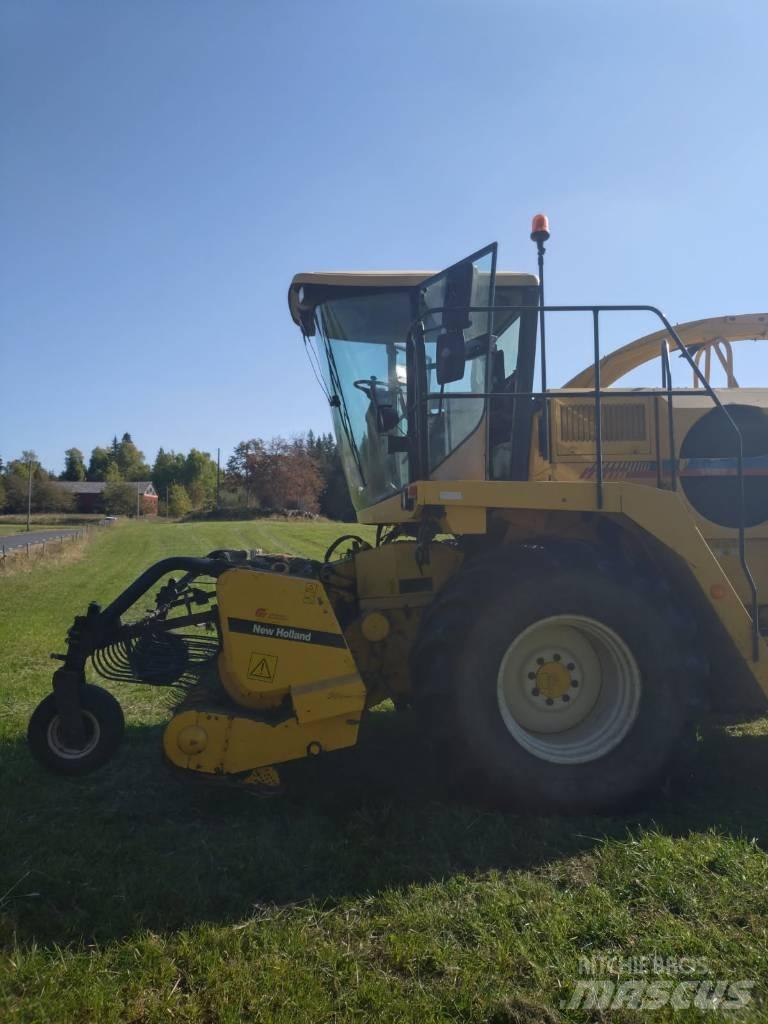New Holland FX 38 自走式青贮饲料收割机