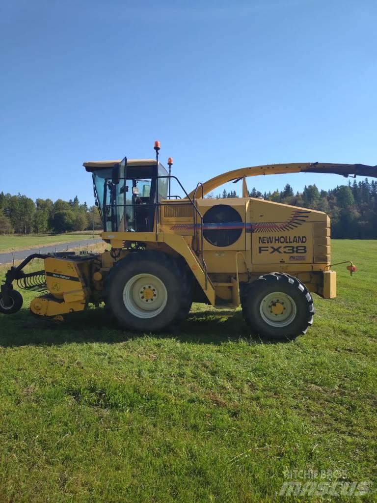 New Holland FX 38 自走式青贮饲料收割机