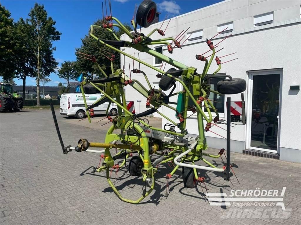 CLAAS VOLTO 800 犁耙和摊草机