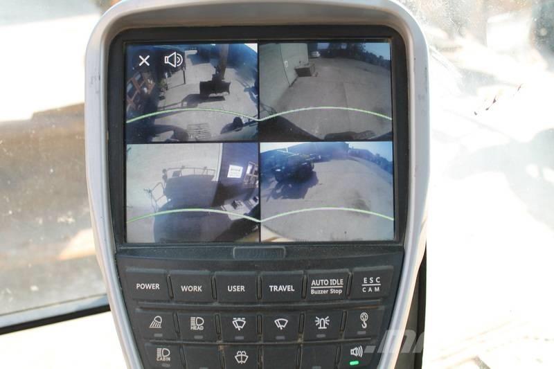 Hyundai HX 130 LCR 中型挖掘机