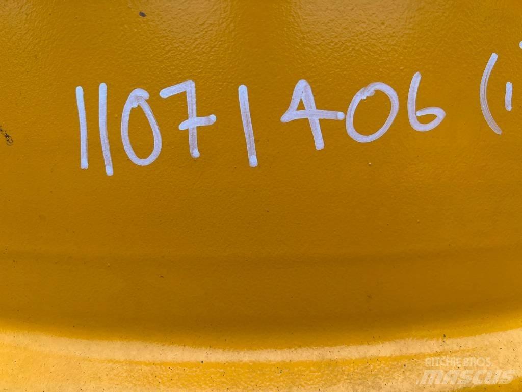 JCB 4 x Wheel Rims 轮胎、车轮、轮圈