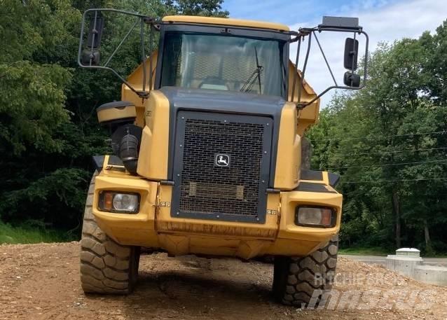 John Deere 300 D 铰接式自卸车
