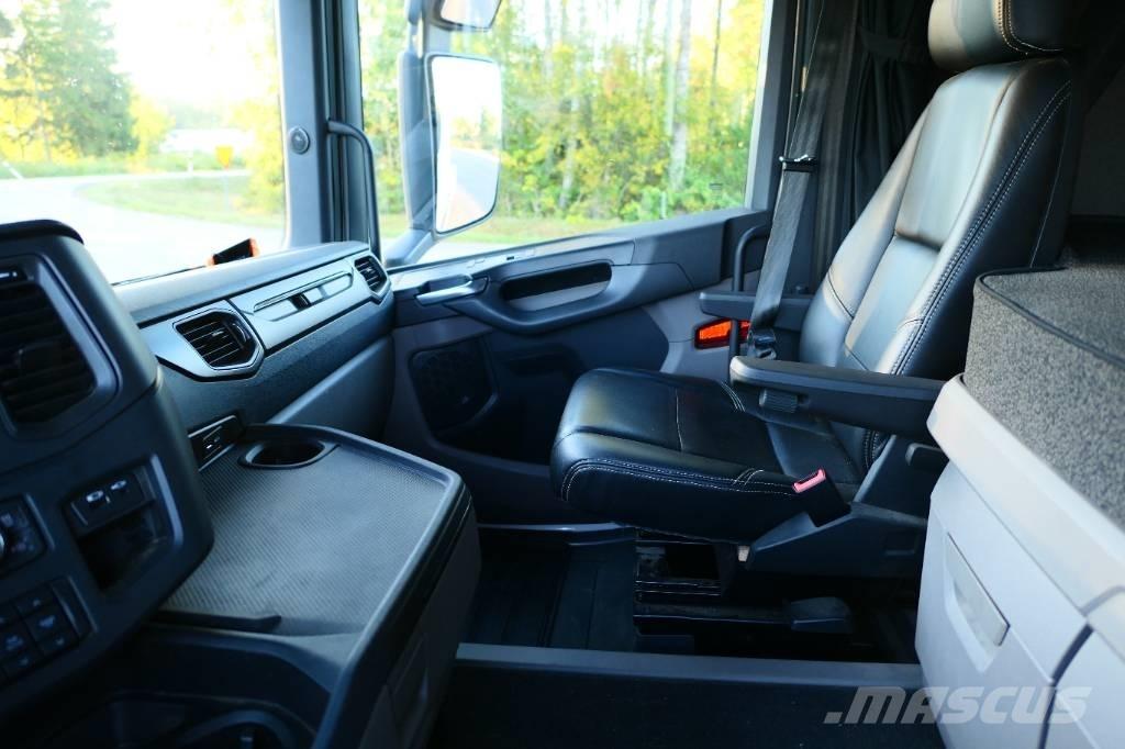 Scania R590B6x2nb 工程吊钩车