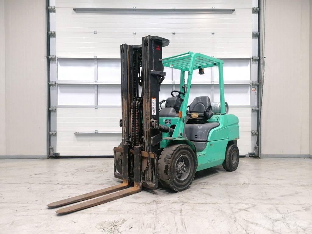 Mitsubishi FG35NT 天然气叉车