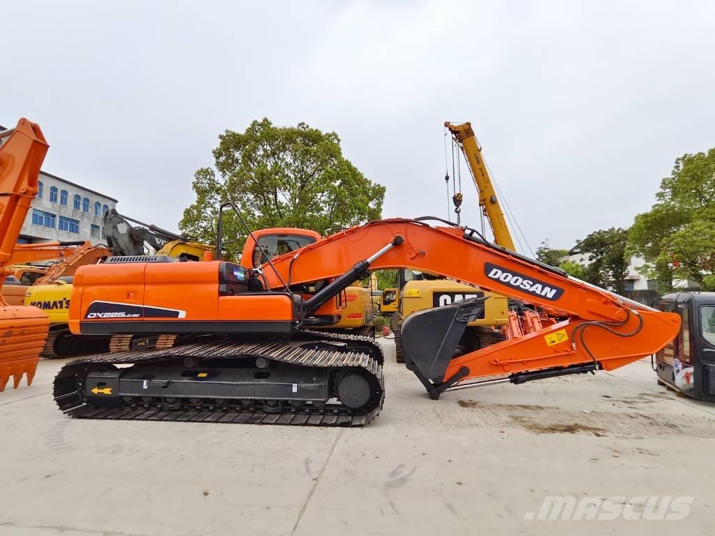 Doosan DX 225 LC 履带挖掘机