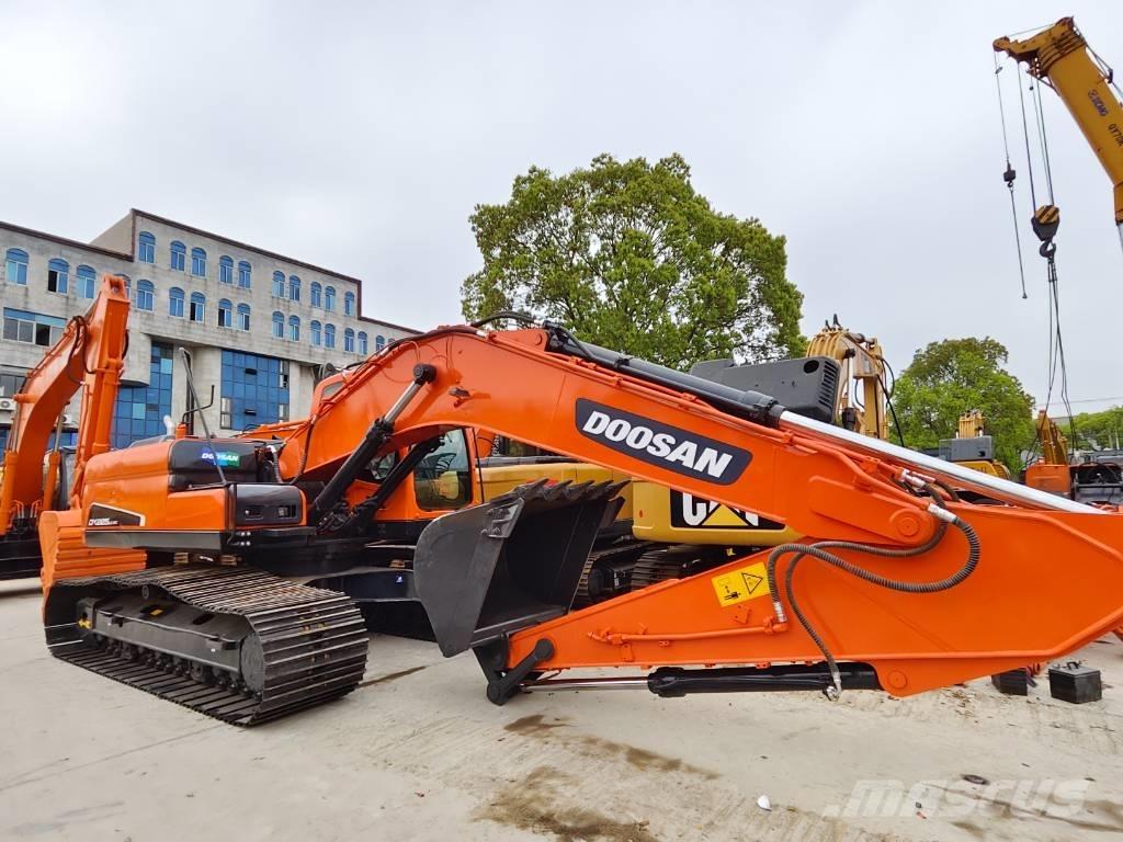 Doosan DX 225 LC 履带挖掘机