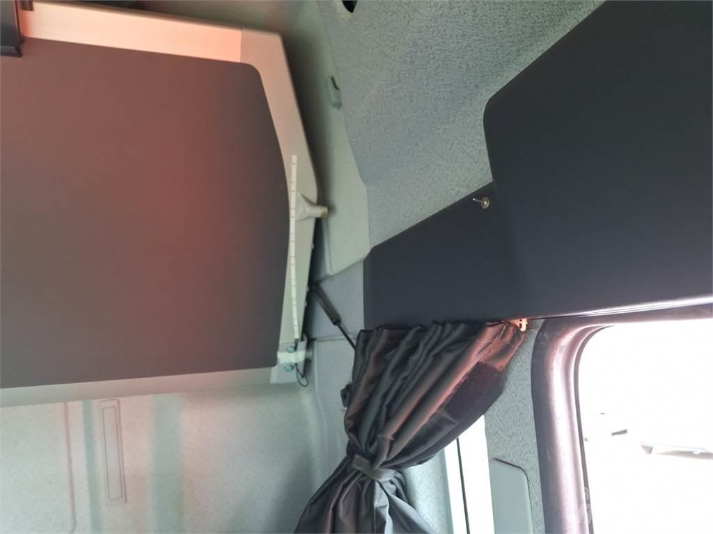 MAN TGL 12.250 厢式货车