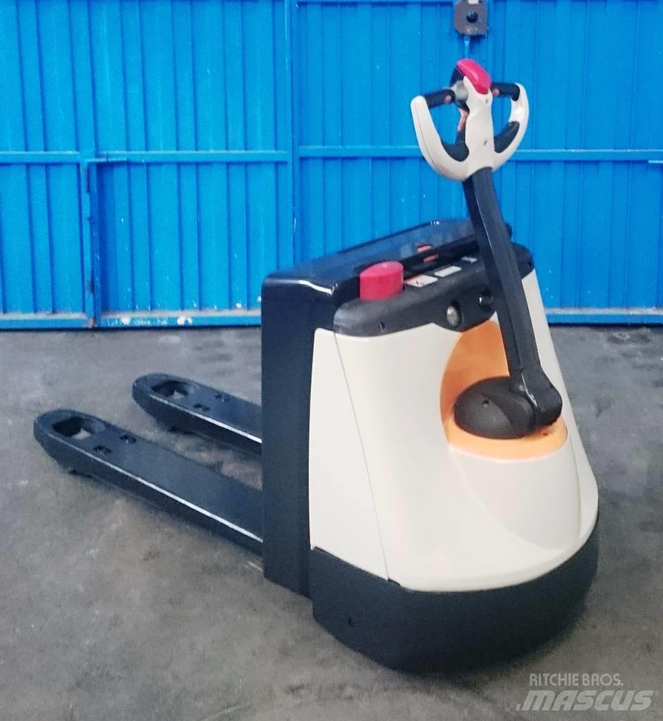 Crown WP 2320 手摇升降机