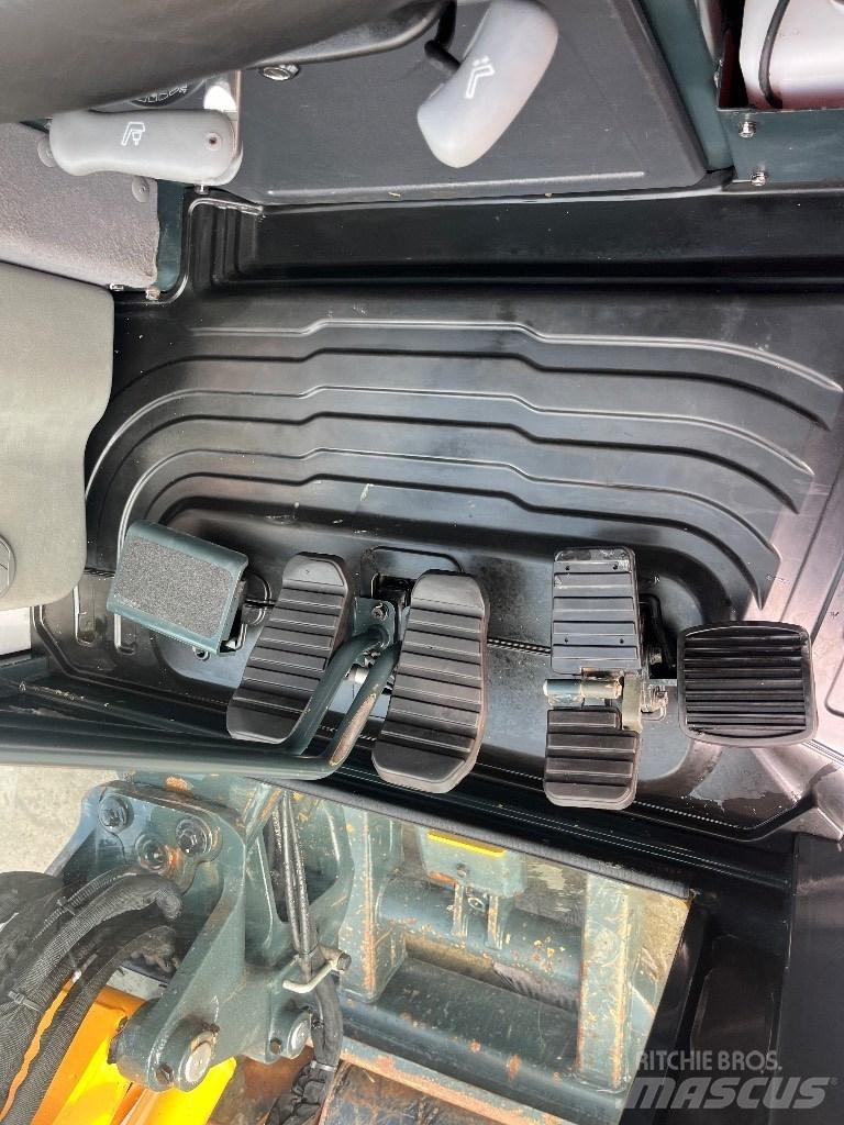 Hyundai R25Z-9 AK 小型挖掘机