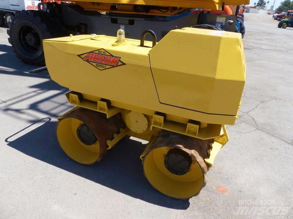 Rammax P33/24 土壤压实机