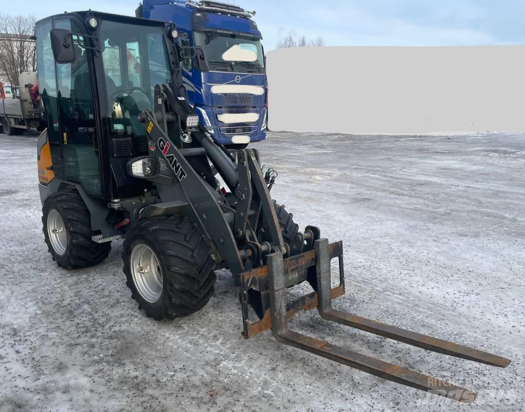 Gigant 2200 E 小型装载机