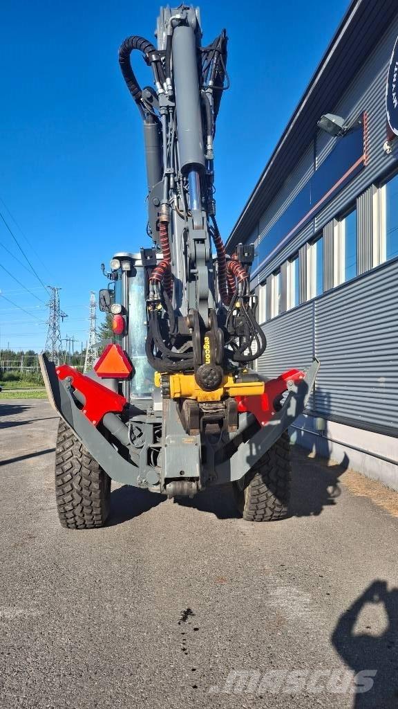 Lännen 8600 G 反铲装载机