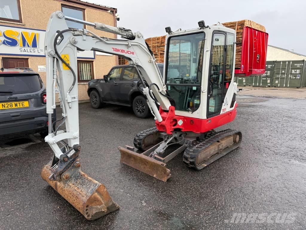 Takeuchi TB 225 小型挖掘机