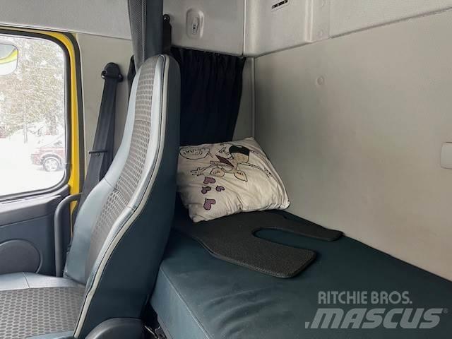 Volvo FM 13 8*4 起重车