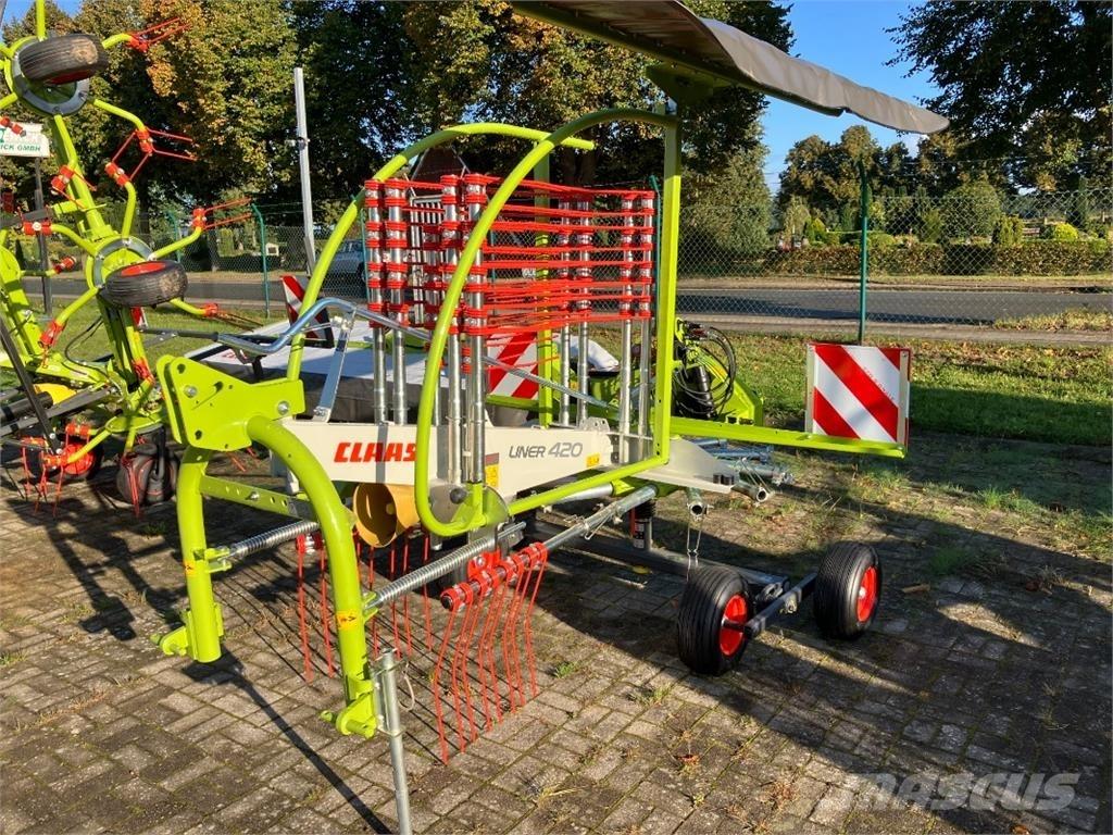 CLAAS Liner 420 收割机