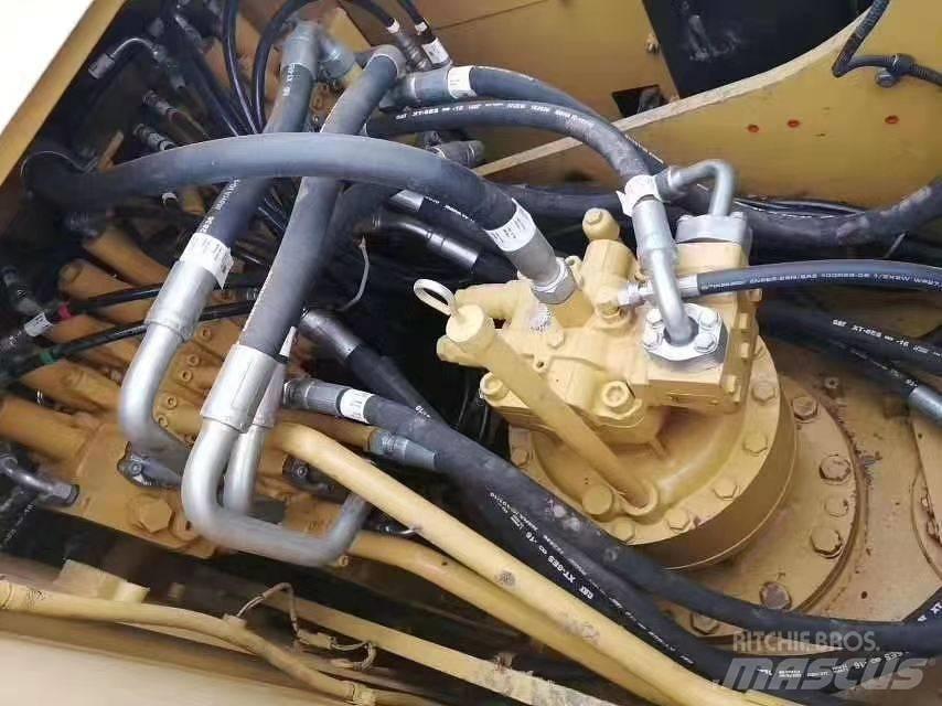 CAT 320 D 履带挖掘机