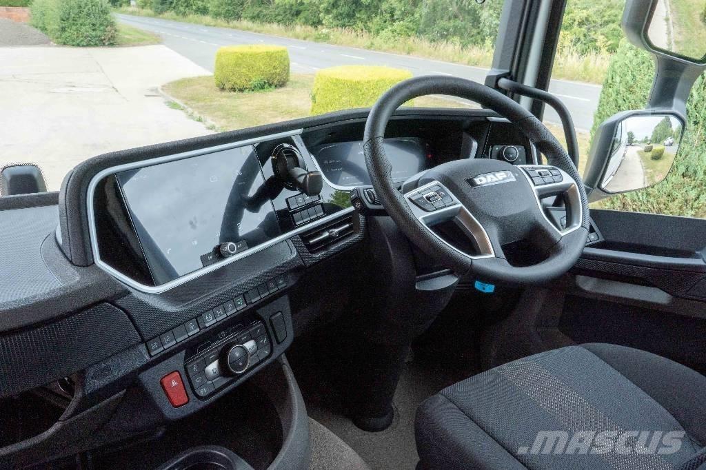 DAF XD 450 FAX 8x2 油罐车