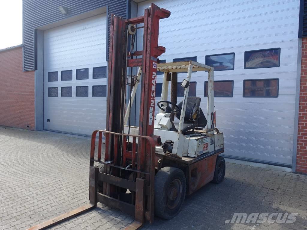Nissan EH 02 A 20U 柴油叉车