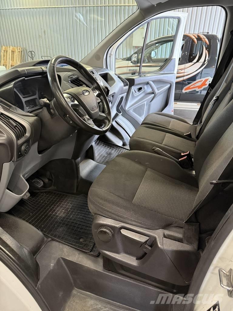 Ford Transit Custom 大型面包车