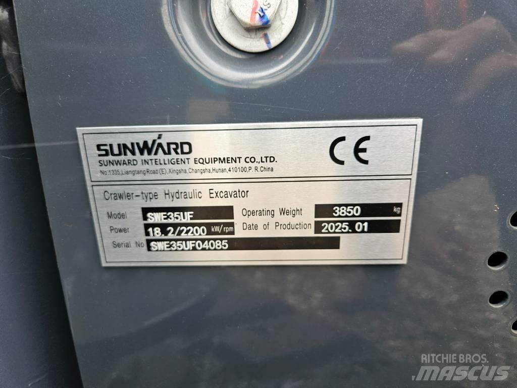 Sunward SWE 35 UF 小型挖掘机