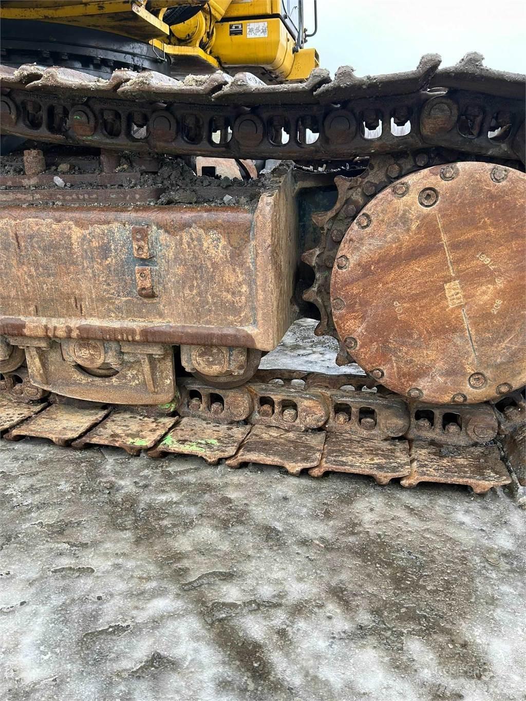 Komatsu PC490LC-11 履带挖掘机