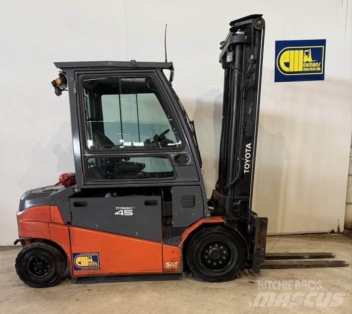 Toyota Truck 8FBMT45 电动叉车
