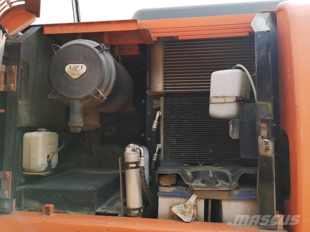 Hitachi ZX 130 W 轮式挖掘机