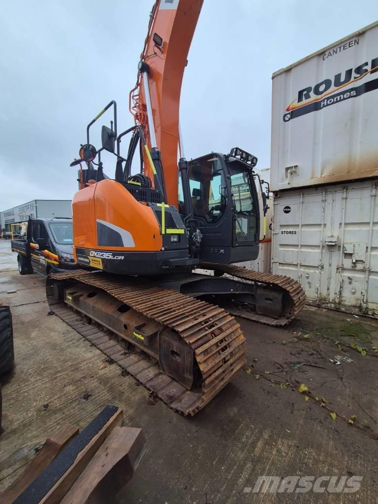 Doosan DX 235 LCR-5 履带挖掘机