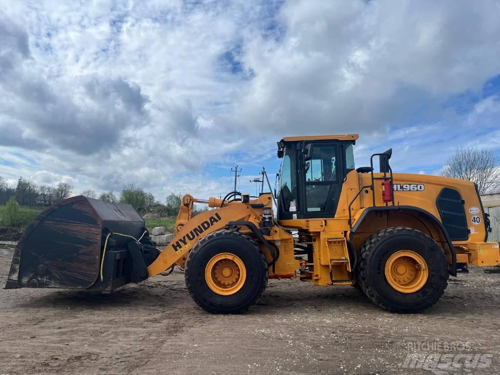 Hyundai HL 960 轮式装载机