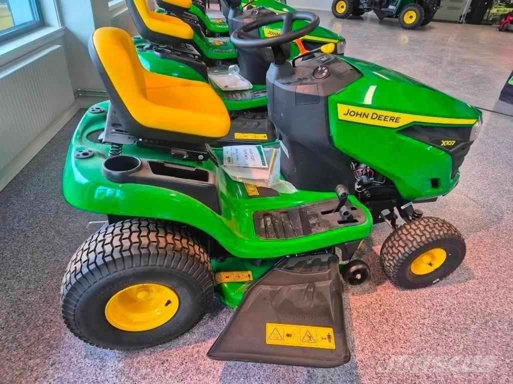 John Deere 107 R 骑乘式割草机