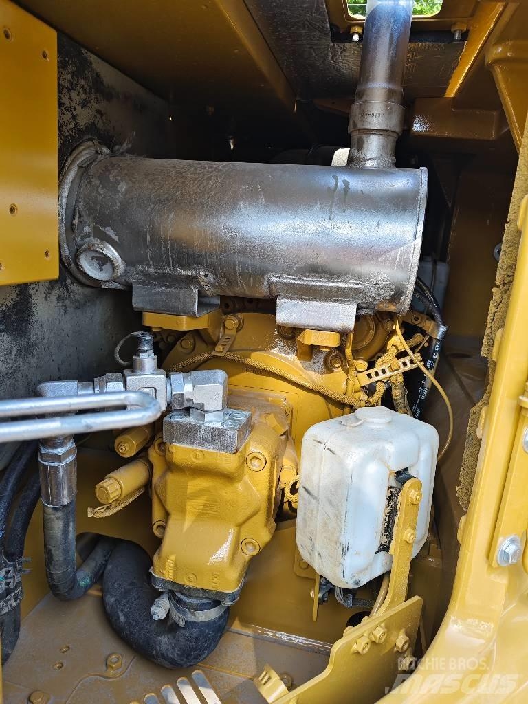 CAT 310 履带挖掘机