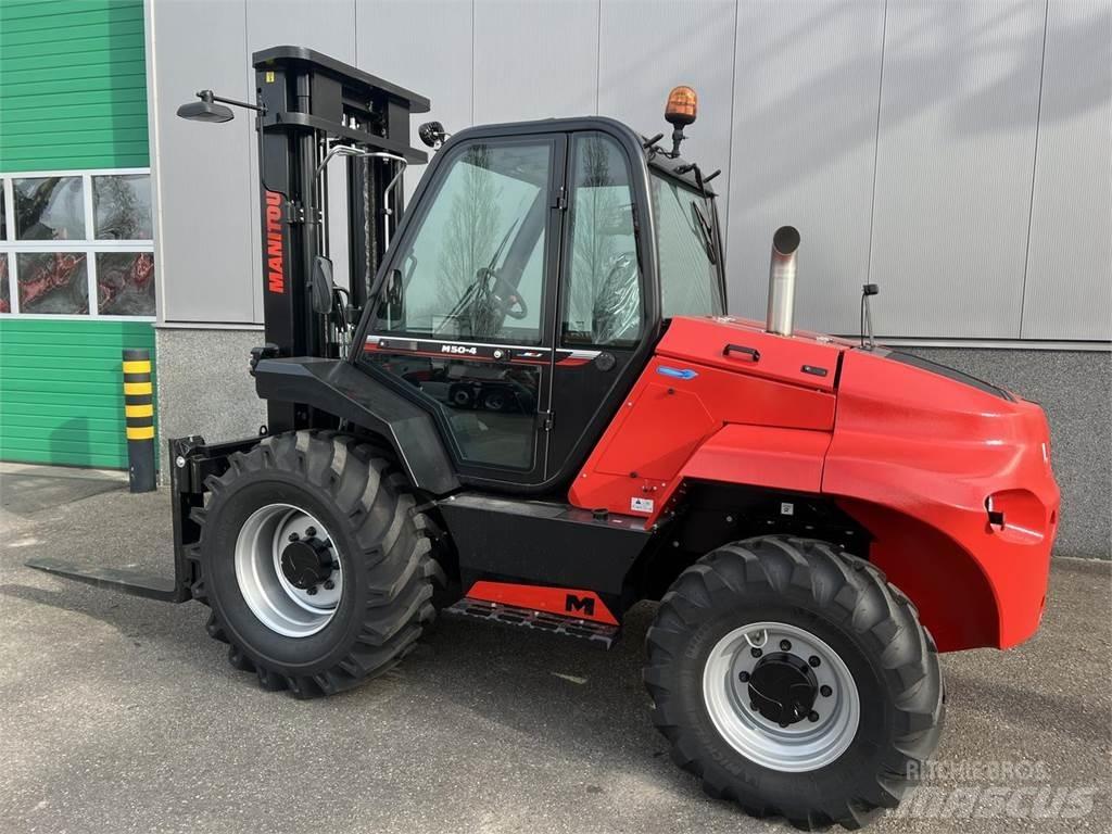 Manitou M50-4 越野叉车|叉装车